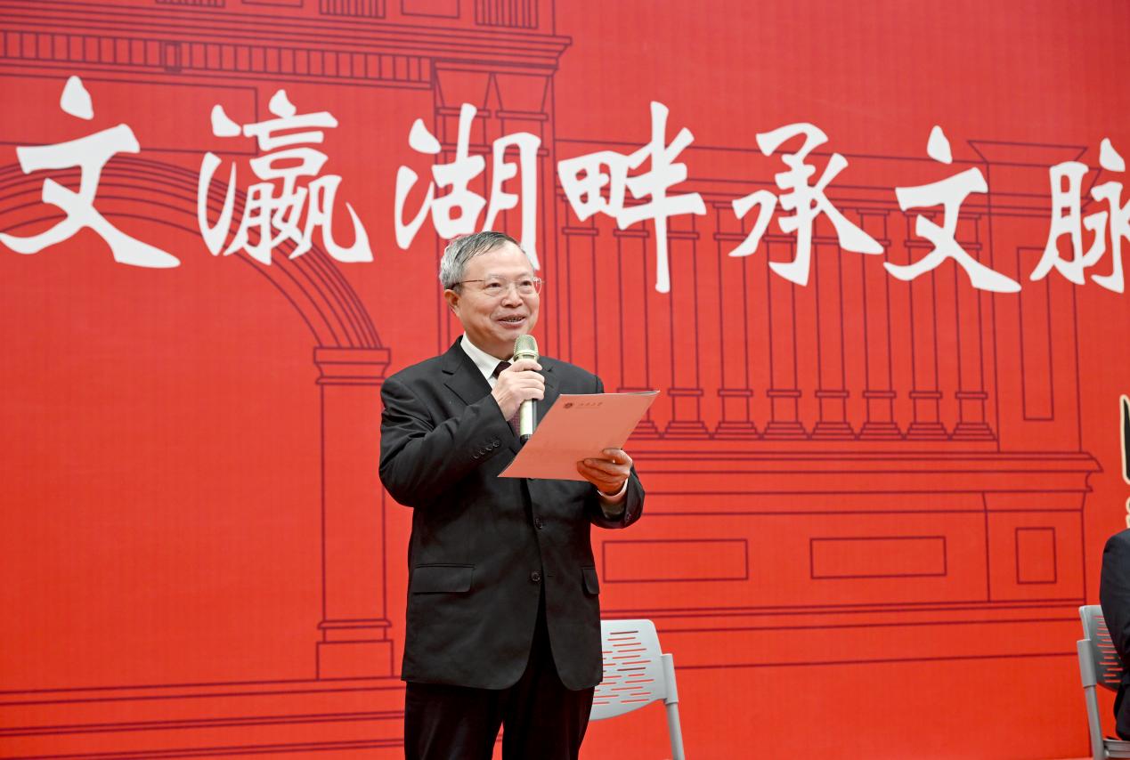 大同校区首届新生开学典礼在云中体育场
